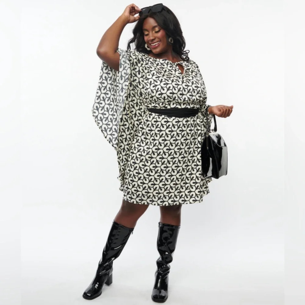 🦋B2G1🦋UNIQUE VINTAGE SMAK PARLOUR Ivory & Black Groovy Horseshoe Print Dress - Picture 2 of 14